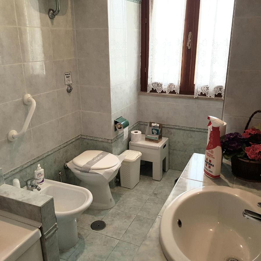 Home Denise E Luca 拉蒂纳 外观 照片