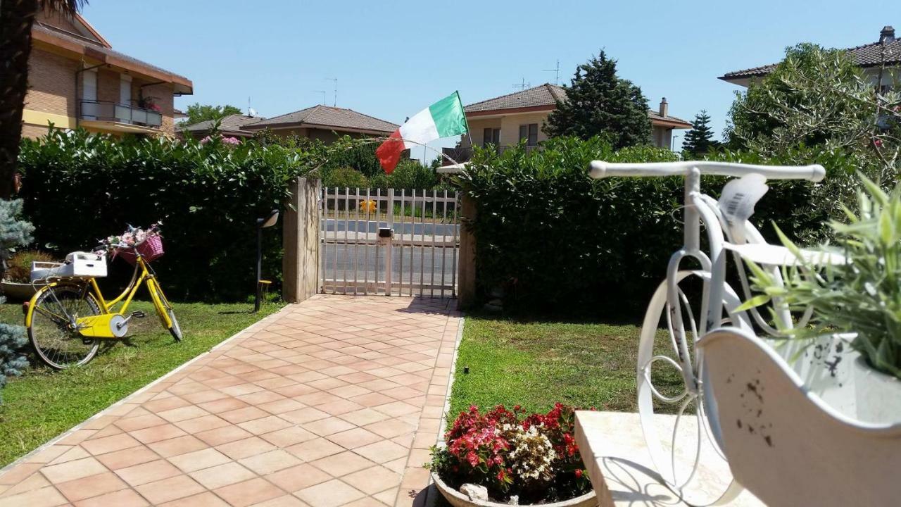 Home Denise E Luca 拉蒂纳 外观 照片